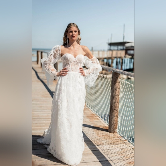 Boho Style Lace Wedding dress with removable sleeves in plus size 18W-20W - Picture 2 of 4